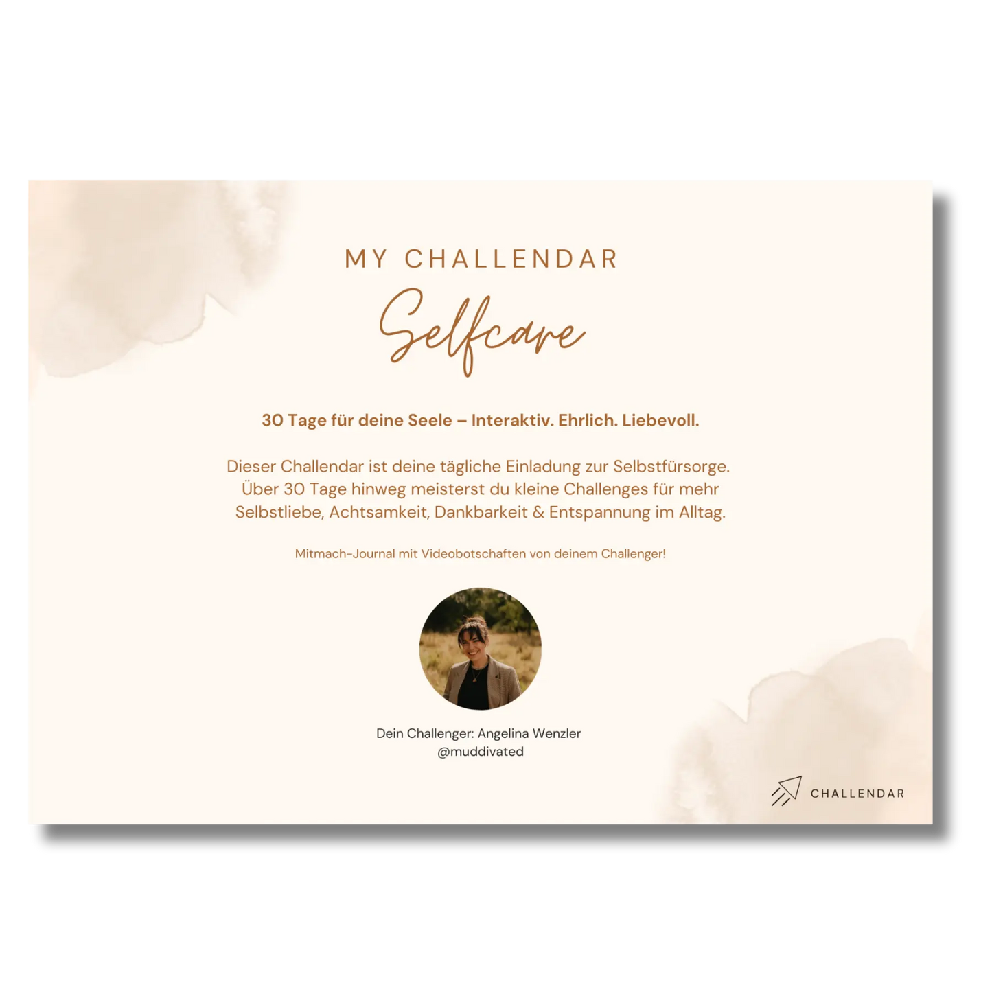 Backcover vom Selfcare-Challendar, ein Mitmach-Jounal mit 30 Selfcare Challenges von Angelina Wenzler (muddivated) und Bennus Media für mehr Achtsamkeit, Selbstliebe und Dankbarkeit im Alltag